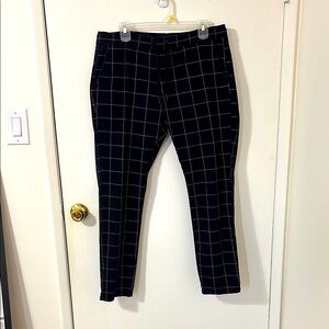 Aeropostale Men’s Black Checkered Pants